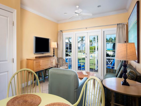 Beautiful 2 Bedroom Resort Home in Marathon Ocean Views