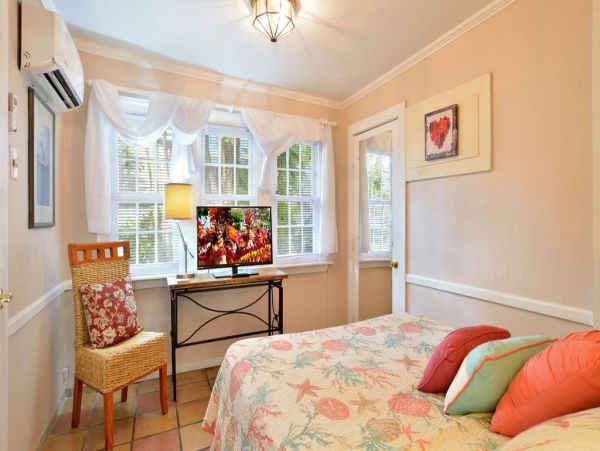 Four Bedroom Florida Key Vacation Pool Home