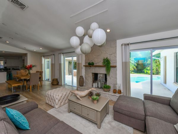 Charming 4 Bedrooms Sarasota Vacation Pool Home - 8 Guests