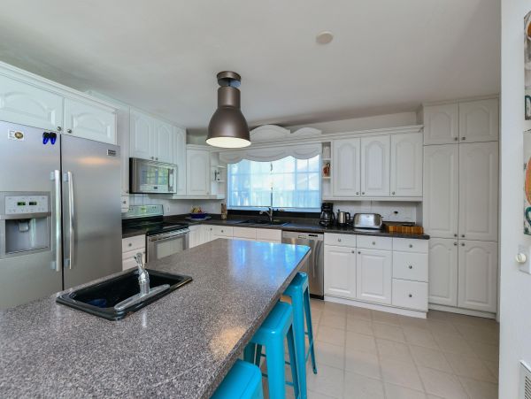 Charming 4 Bedrooms Sarasota Vacation Pool Home - 8 Guests