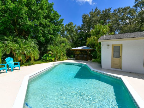 Charming 4 Bedrooms Sarasota Vacation Pool Home - 8 Guests