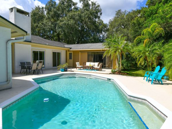 Charming 4 Bedrooms Sarasota Vacation Pool Home - 8 Guests