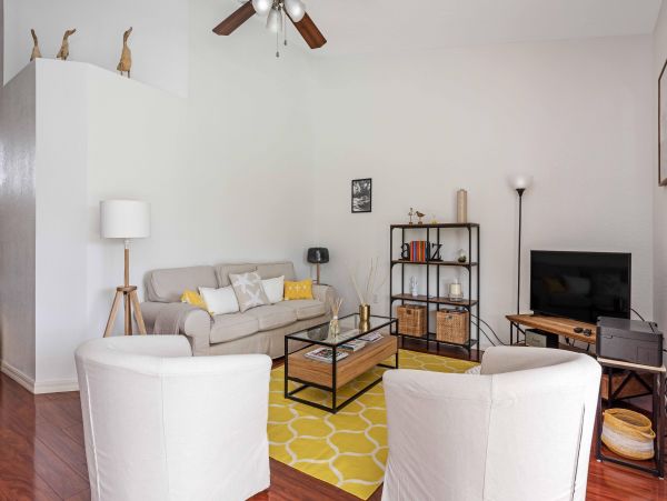 Beautiful 3 Bedrooms Vacation Pool Home in Bradenton Beach