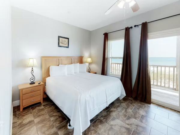 Gulf Front Triplex Beach Boardwalk & WIFI Sleeps 30 Guests