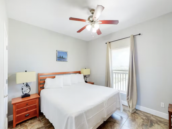 Gulf Front Triplex Beach Boardwalk & WIFI Sleeps 30 Guests
