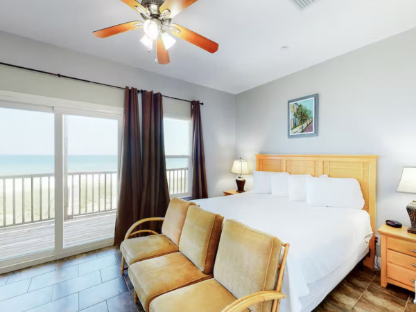 Gulf Front Triplex Beach Boardwalk & WIFI Sleeps 30 Guests