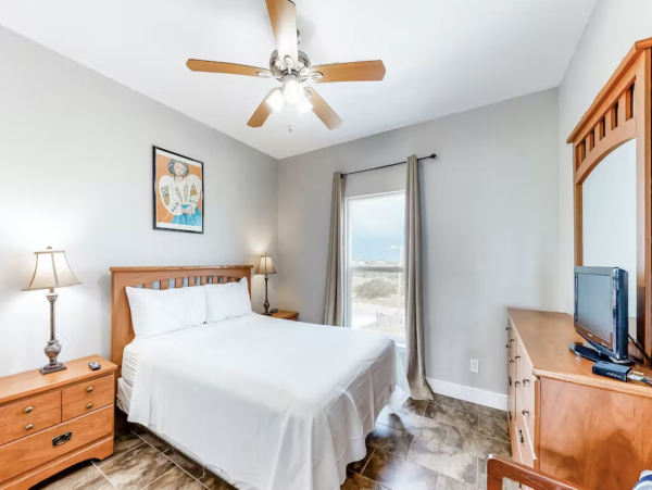 Gulf Front Triplex Beach Boardwalk & WIFI Sleeps 30 Guests