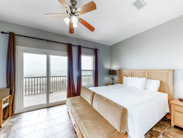 Gulf Front Triplex Beach Boardwalk & WIFI Sleeps 30 Guests