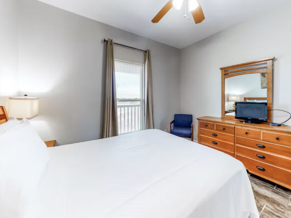 Gulf Front Triplex Beach Boardwalk & WIFI Sleeps 30 Guests