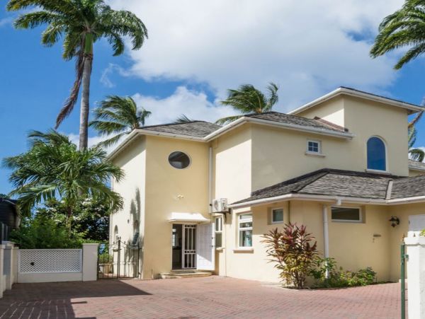 Beachfront Four Bedroom Vacation Home in Barbados