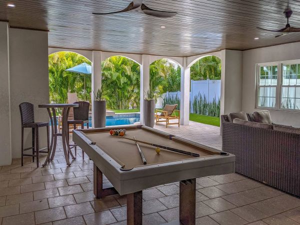 Beautiful 4 Bedroom Canal Front Home in Anna Maria Island