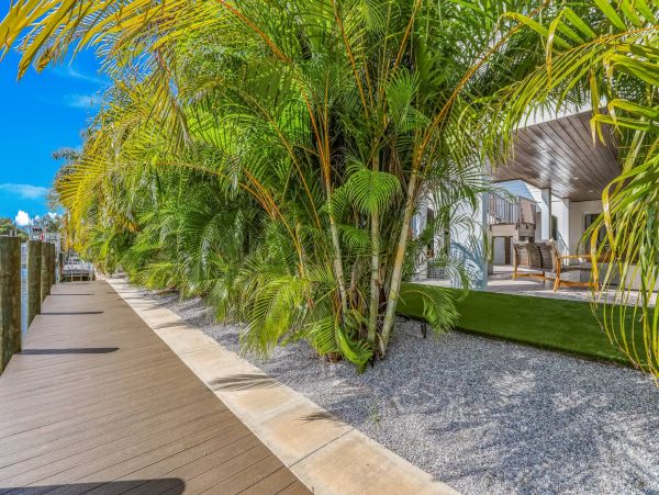Beautiful 4 Bedroom Canal Front Home in Anna Maria Island