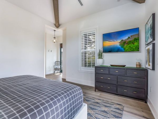 Beautiful 4 Bedroom Canal Front Home in Anna Maria Island