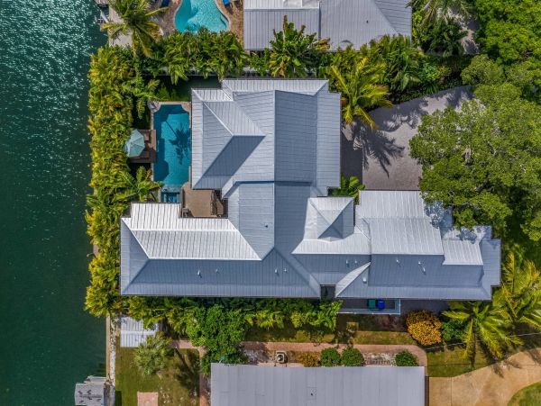 Beautiful 4 Bedroom Canal Front Home in Anna Maria Island