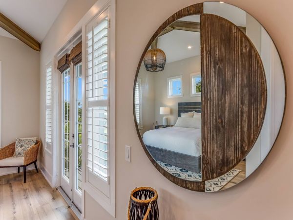 Beautiful 4 Bedroom Canal Front Home in Anna Maria Island
