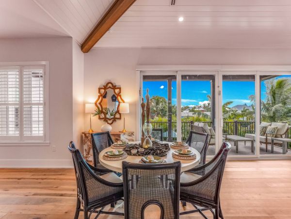 Beautiful 4 Bedroom Canal Front Home in Anna Maria Island