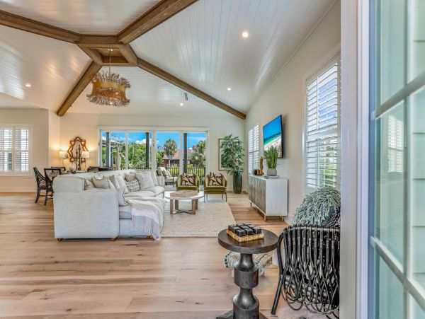 Beautiful 4 Bedroom Canal Front Home in Anna Maria Island