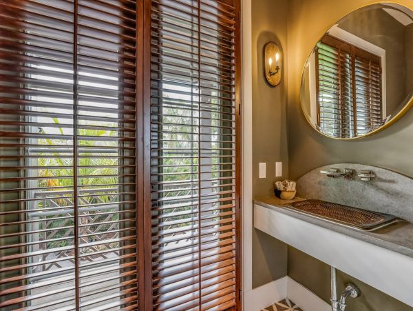 Beautiful 4 Bedroom Canal Front Home in Anna Maria Island