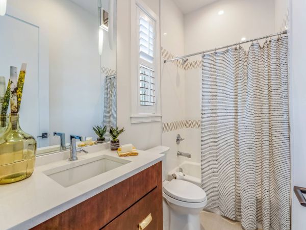 Beautiful 4 Bedroom Canal Front Home in Anna Maria Island
