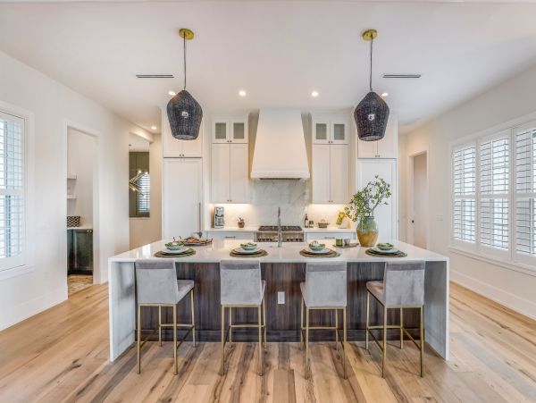 Beautiful 4 Bedroom Canal Front Home in Anna Maria Island