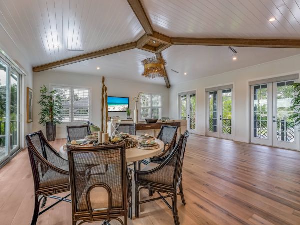 Beautiful 4 Bedroom Canal Front Home in Anna Maria Island