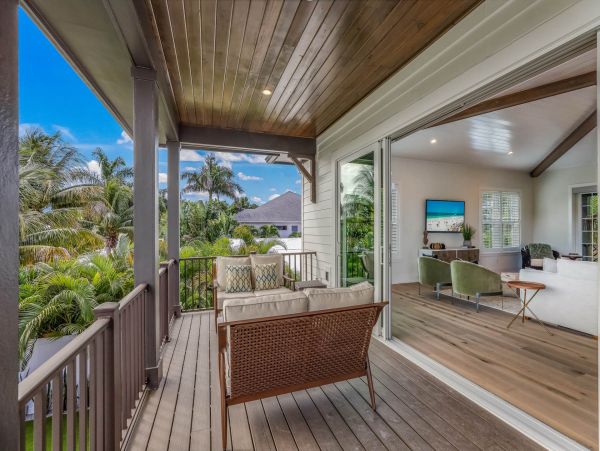 Beautiful 4 Bedroom Canal Front Home in Anna Maria Island