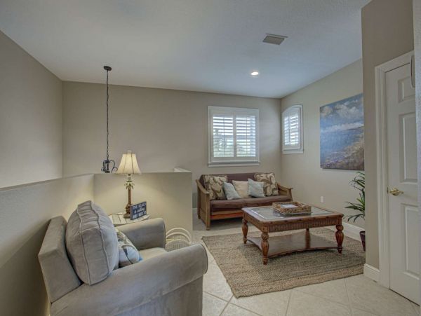 Siesta Key Four Bedroom Canal Front Home Walk to Beach