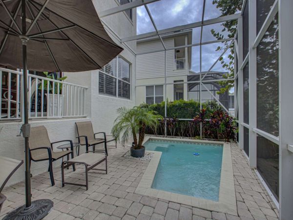 Siesta Key Four Bedroom Canal Front Home Walk to Beach