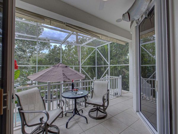 Siesta Key Four Bedroom Canal Front Home Walk to Beach