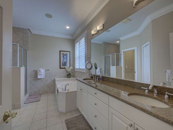 Siesta Key Four Bedroom Canal Front Home Walk to Beach