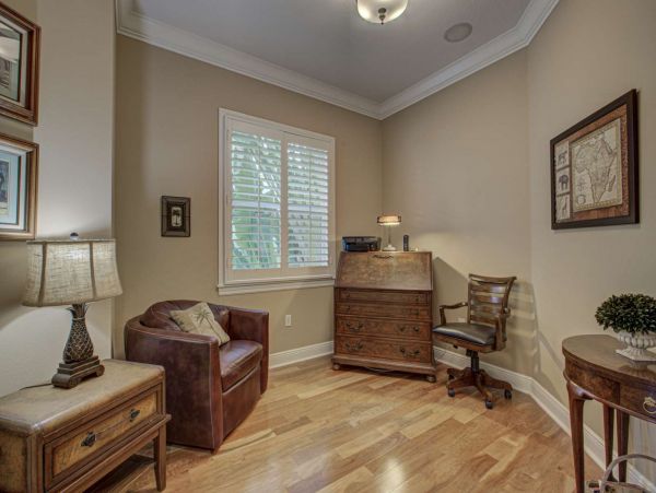 Siesta Key Four Bedroom Canal Front Home Walk to Beach