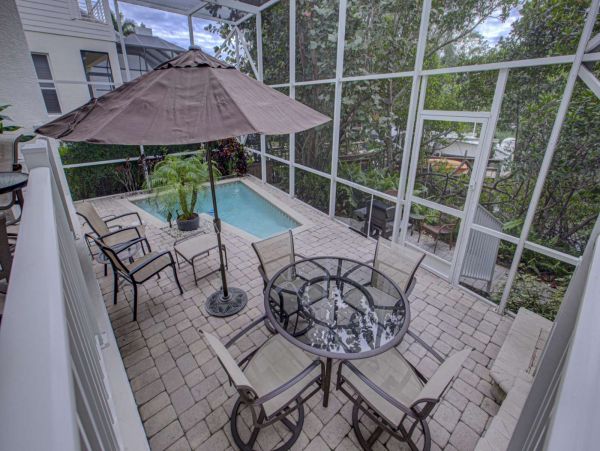 Siesta Key Four Bedroom Canal Front Home Walk to Beach