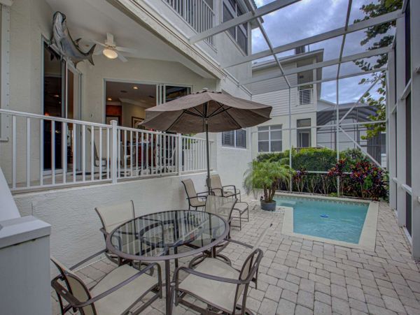 Siesta Key Four Bedroom Canal Front Home Walk to Beach