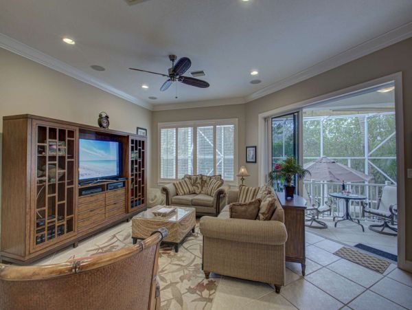 Siesta Key Four Bedroom Canal Front Home Walk to Beach