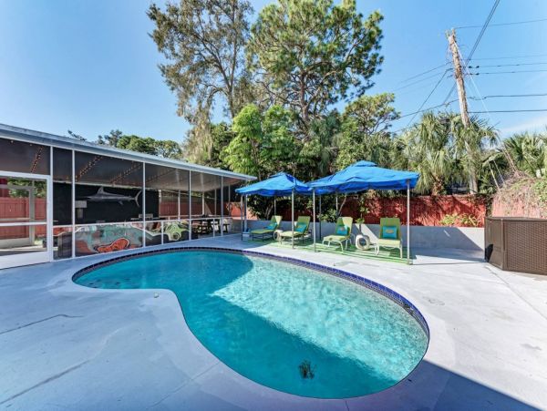 Sarasota Two Bedroom Vacation Home with Private Pool