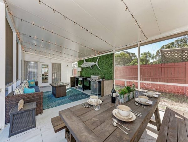 Sarasota Two Bedroom Vacation Home with Private Pool