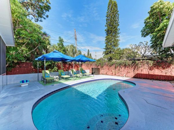 Sarasota Two Bedroom Vacation Home with Private Pool
