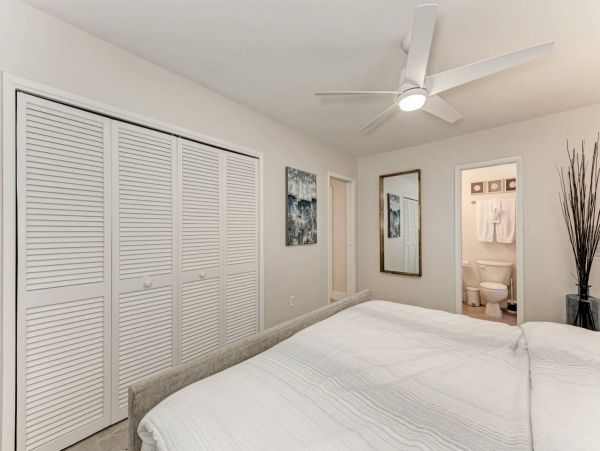 Sarasota Two Bedroom Vacation Home with Private Pool