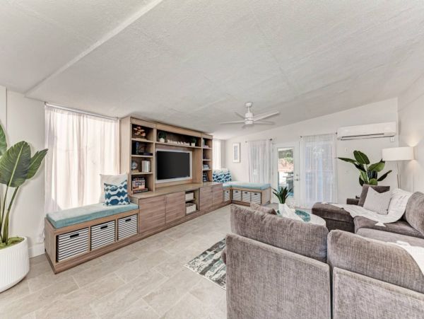 Sarasota Two Bedroom Vacation Home with Private Pool