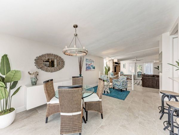 Sarasota Two Bedroom Vacation Home with Private Pool