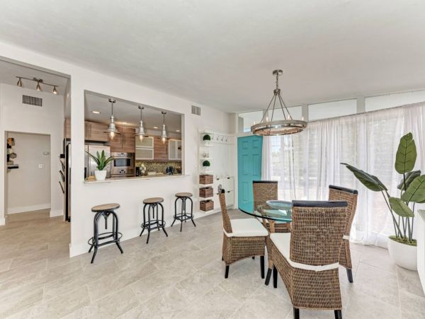 Sarasota Two Bedroom Vacation Home with Private Pool