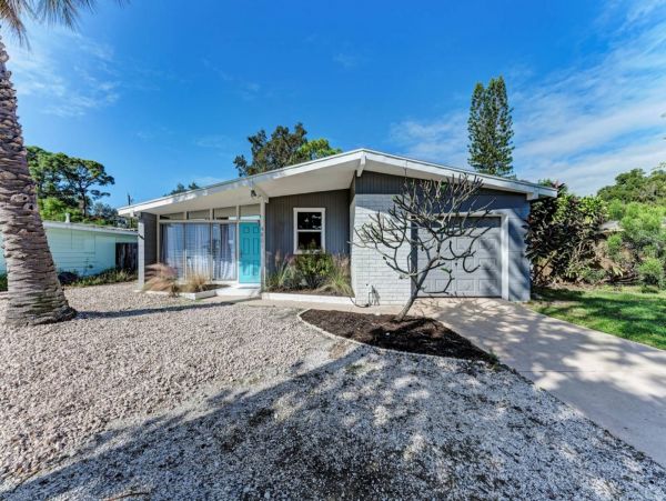 Sarasota Two Bedroom Vacation Home with Private Pool