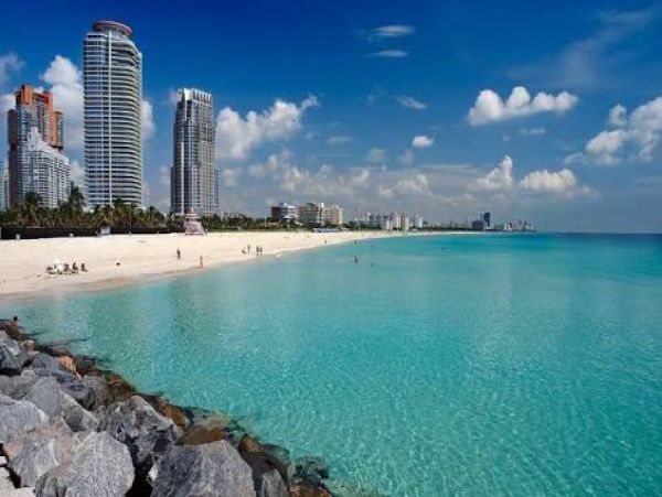 Modern Two-Bedroom Condo Near South Beach