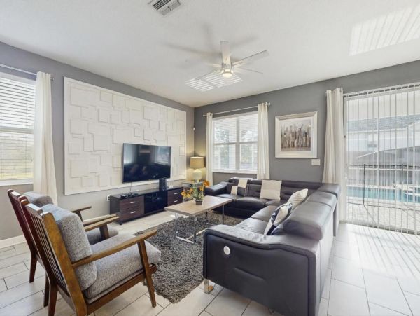 Luxurious Modern Home with Private Pool & Spa in Davenport