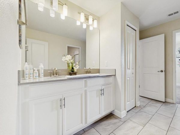 Luxurious Modern Home with Private Pool & Spa in Davenport