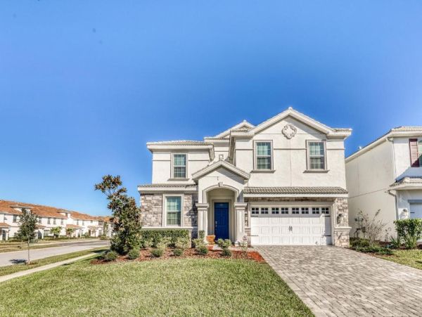 Luxurious Modern Home with Private Pool & Spa in Davenport