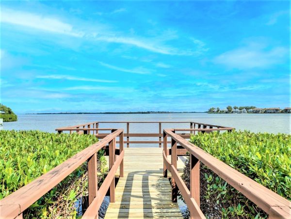 Beautiful Gulf to Bay 4 Bedroom Townhome in Bradenton Beach