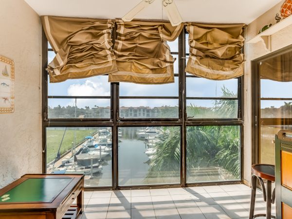 Naples Condo 962309