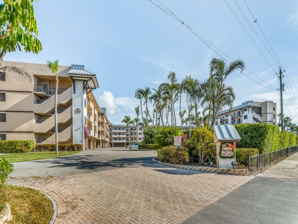 Naples Condo 962309