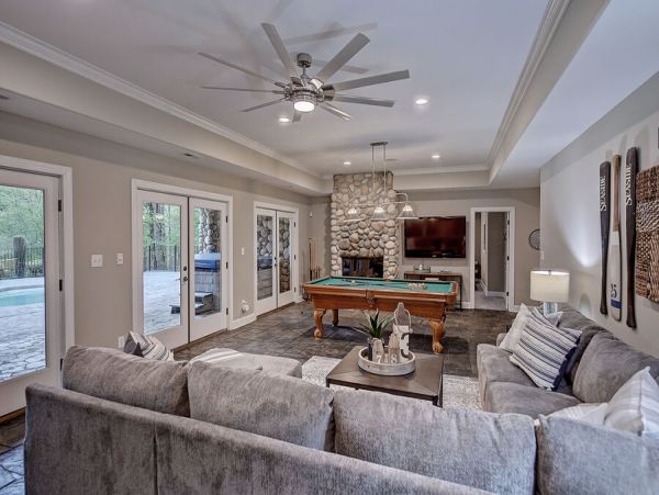 Lake Front North Carolina Vacation Pool Home